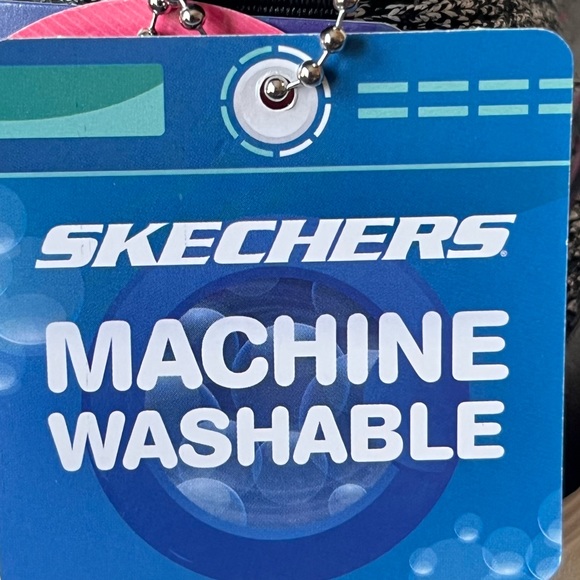 Skechers Women’s Relaxed Fit Air-Cooled Memory Foam Washable D’Lux Walker Shoes - Picture 13 of 14